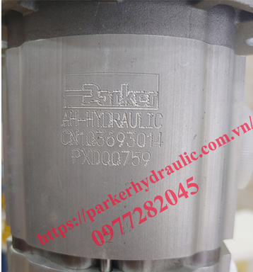 Bơm bánh răng 3 tầng CN103693014